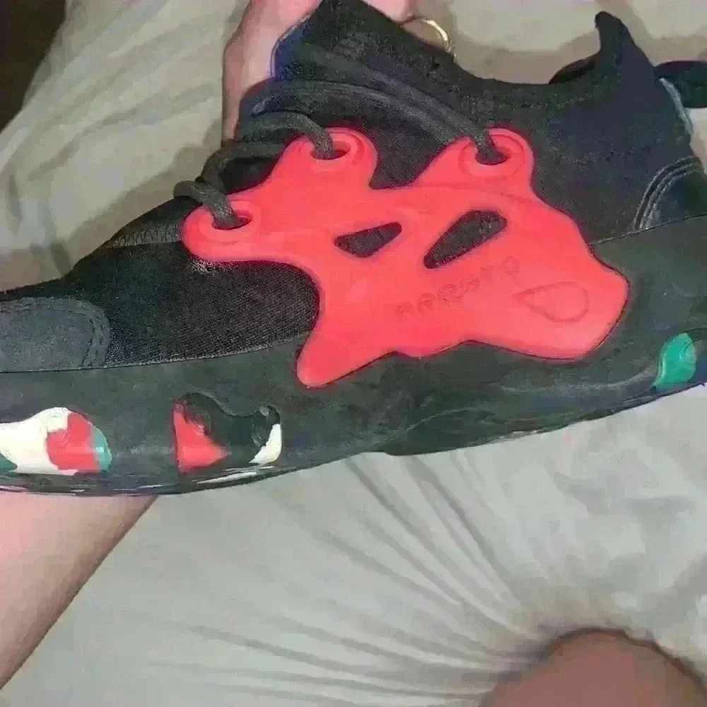 Retro NIKE athletic shoes 5.5 - Picture 3 of 6